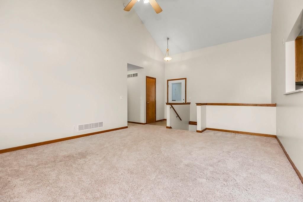 321 W Mockingbird Street — photo 4