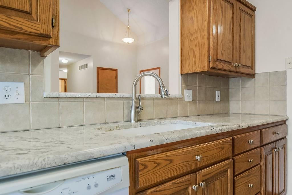 321 W Mockingbird Street — photo 7