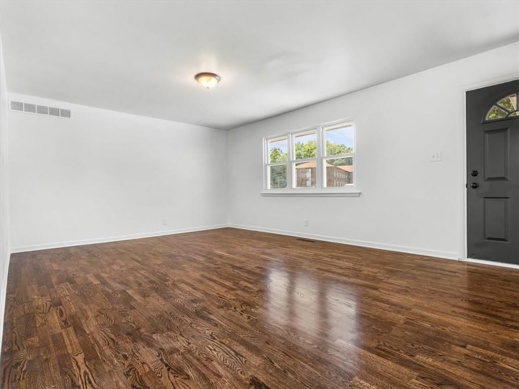 1605 Brookside Street — photo 4
