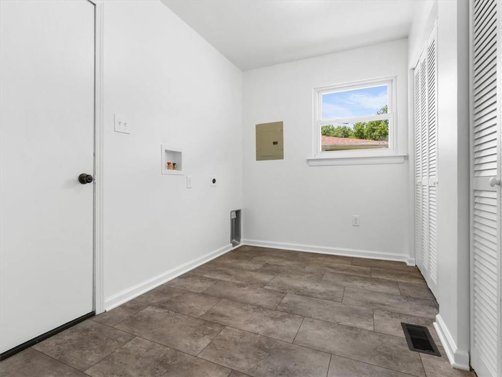 1605 Brookside Street — photo 6