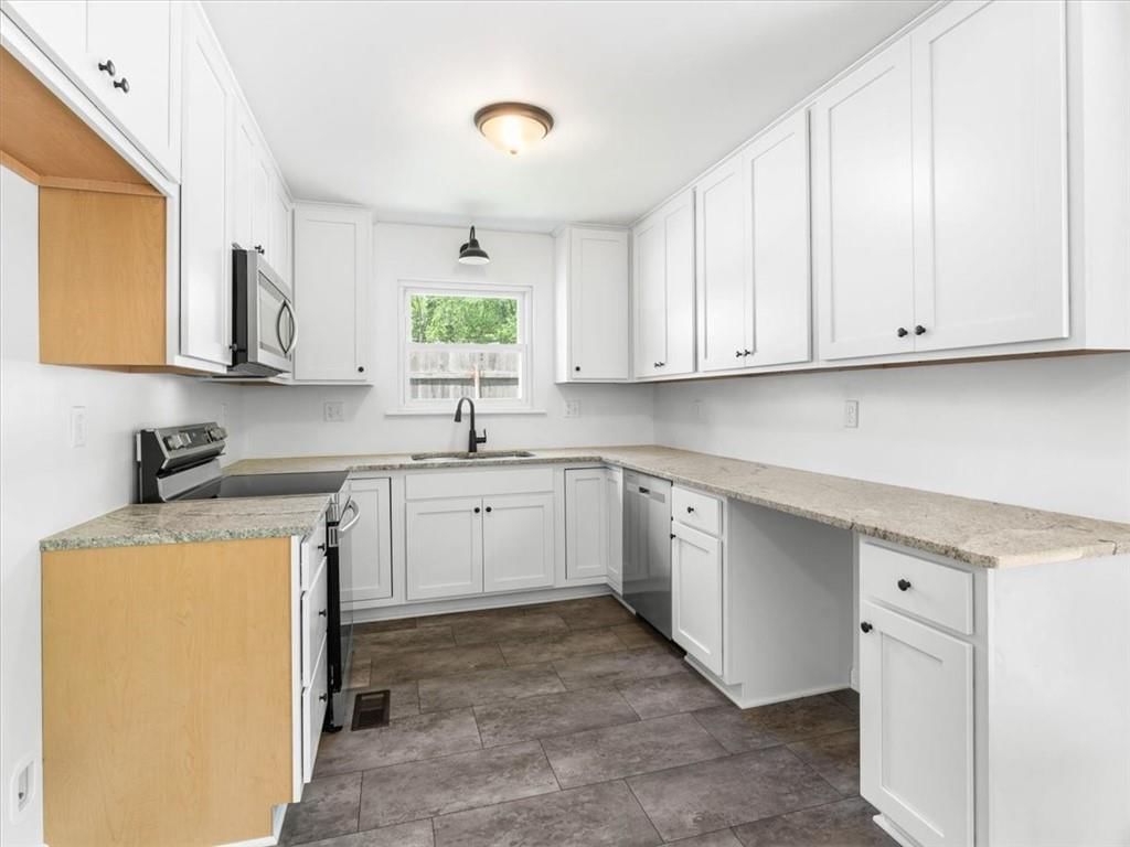1605 Brookside Street — photo 7