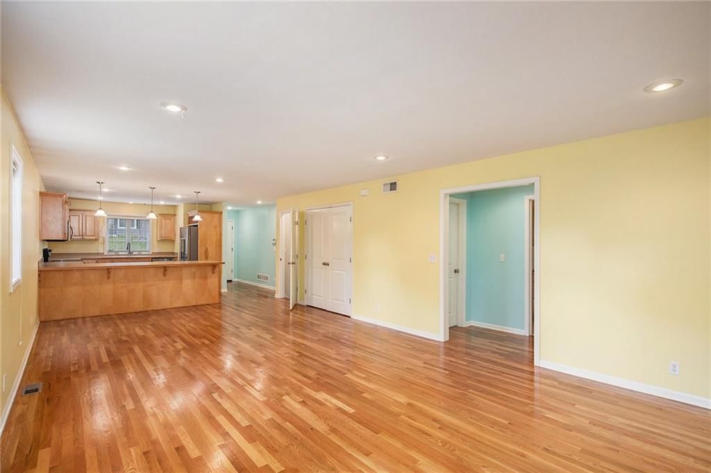 8145 Grand Avenue — photo 8