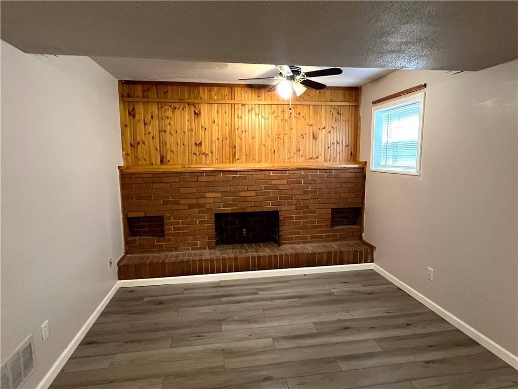 812 MANOR Court — photo 5