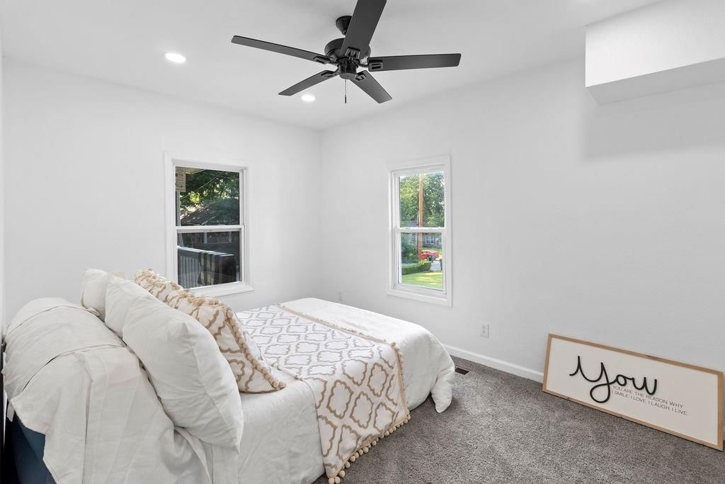1233 S Pleasant Street — photo 16