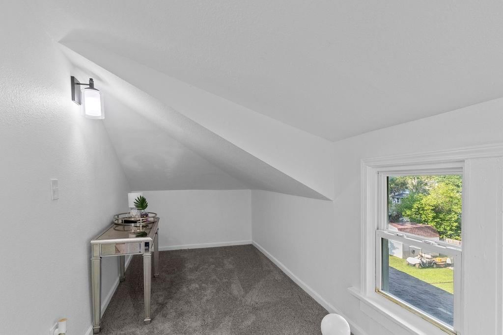1233 S Pleasant Street — photo 20