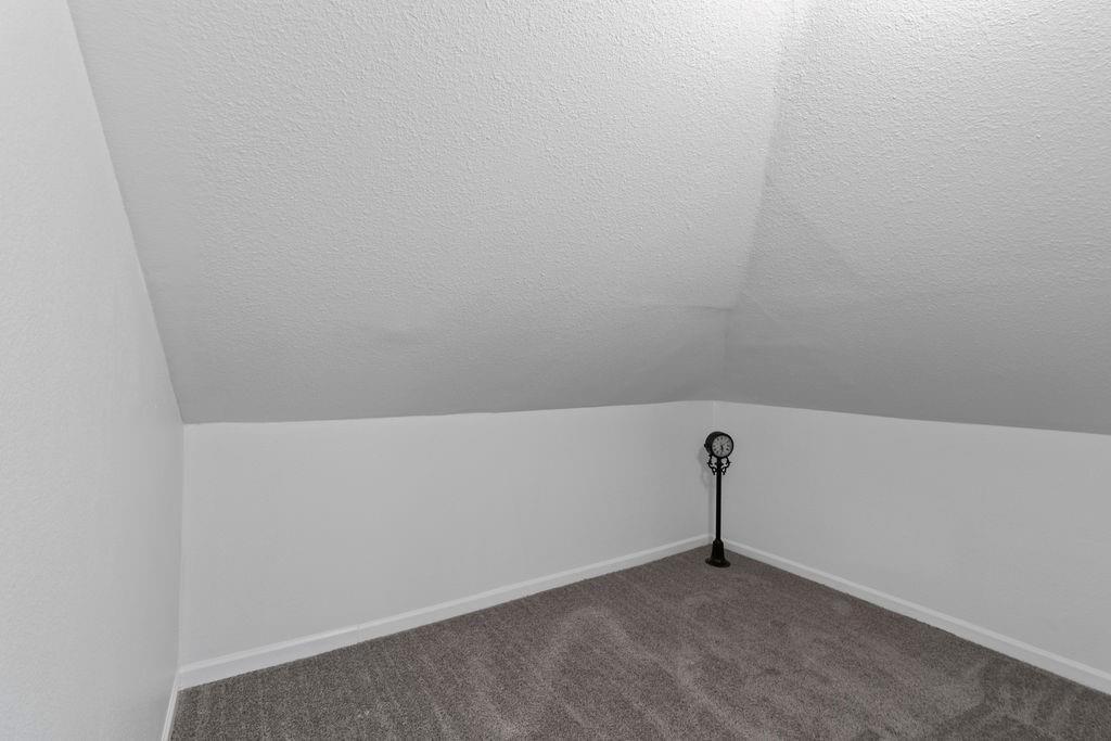 1233 S Pleasant Street — photo 23
