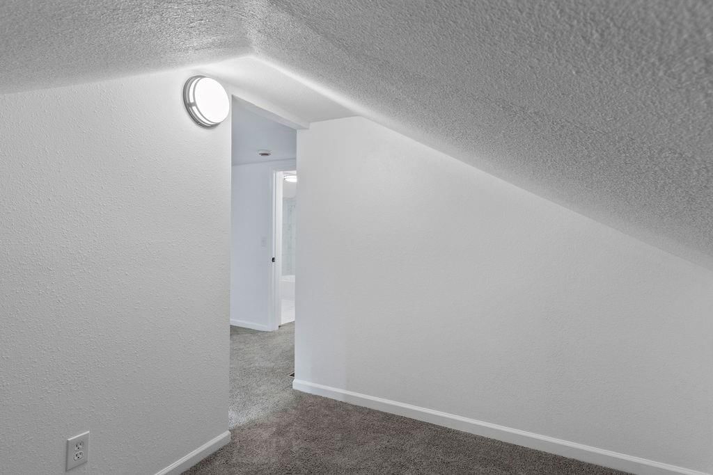 1233 S Pleasant Street — photo 27