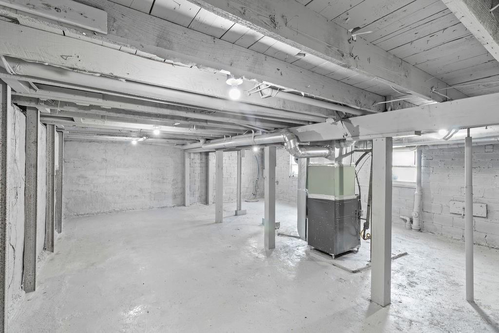 1233 S Pleasant Street — photo 29