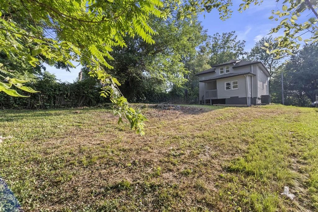 1233 S Pleasant Street — photo 34