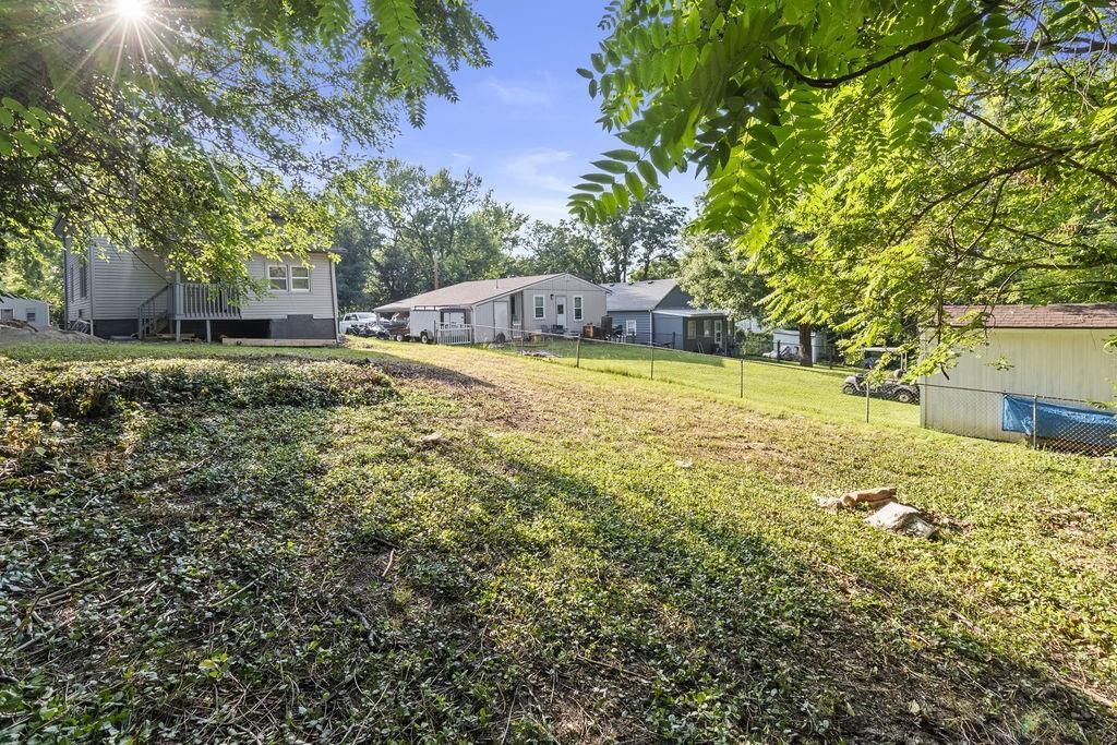 1233 S Pleasant Street — photo 36