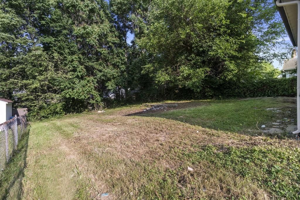 1233 S Pleasant Street — photo 38