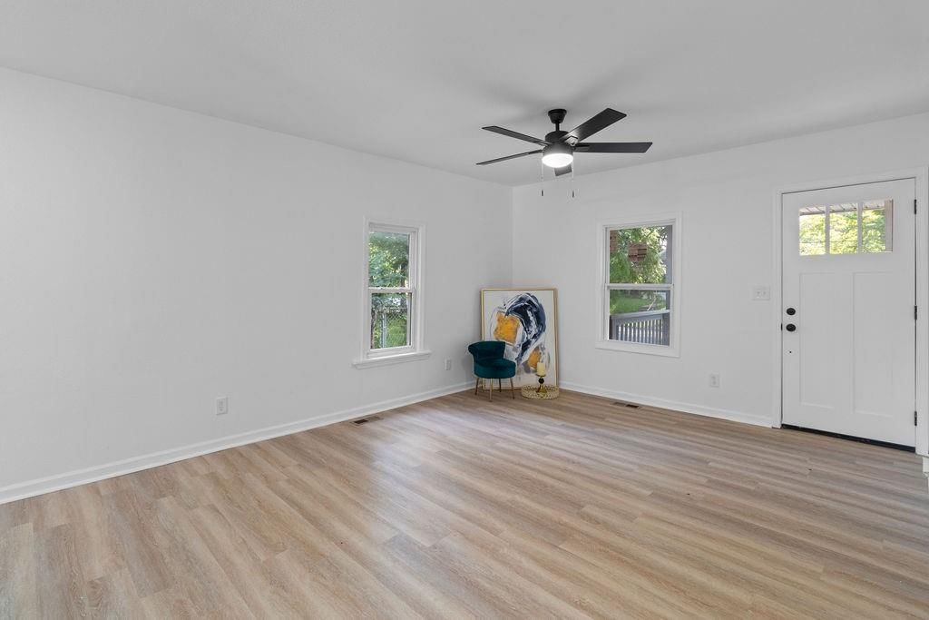 1233 S Pleasant Street — photo 5