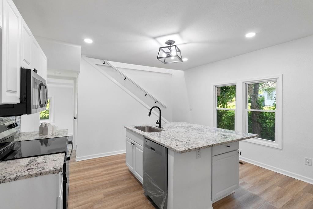 1233 S Pleasant Street — photo 7