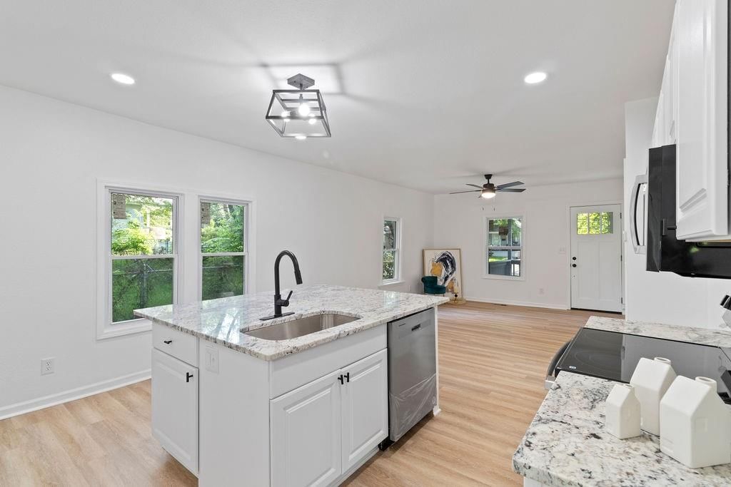 1233 S Pleasant Street — photo 10