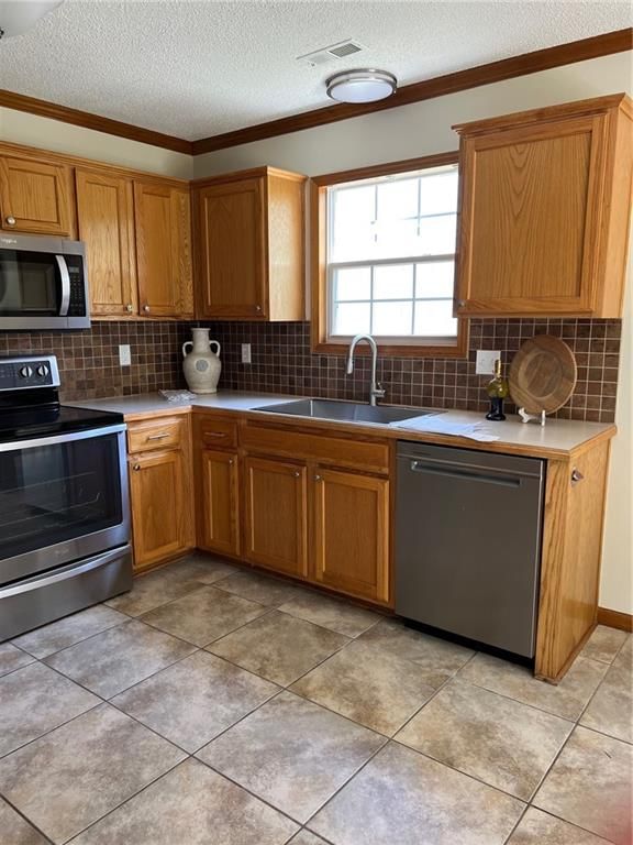 2813 Harrison Place — photo 4