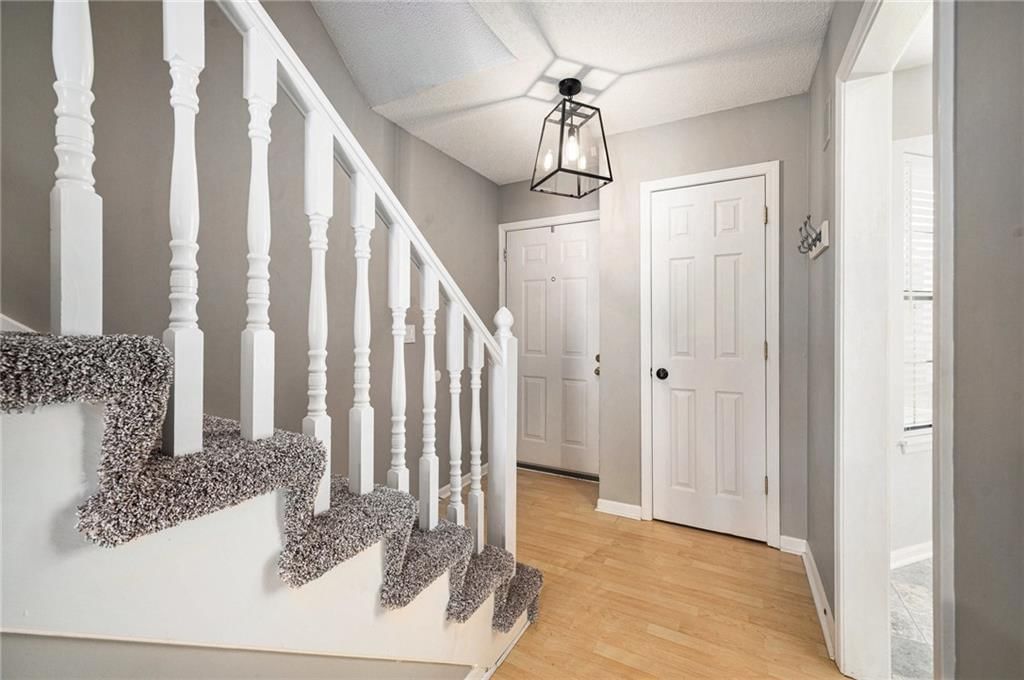 11532 W 113th Street — photo 4