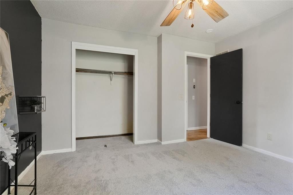 1139 N Walker Lane — photo 15