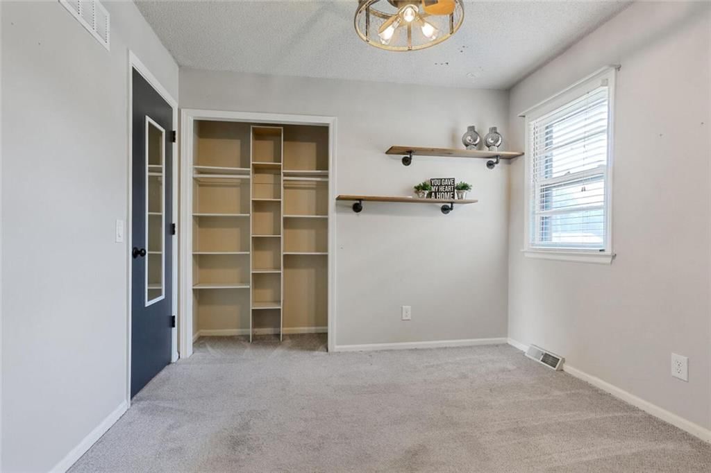 1139 N Walker Lane — photo 19