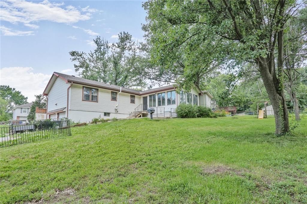 1139 N Walker Lane — photo 30
