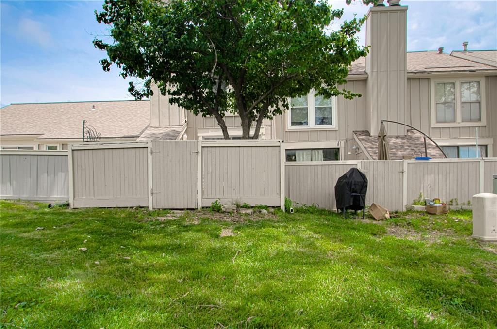 12131 W 82nd Terrace — photo 33