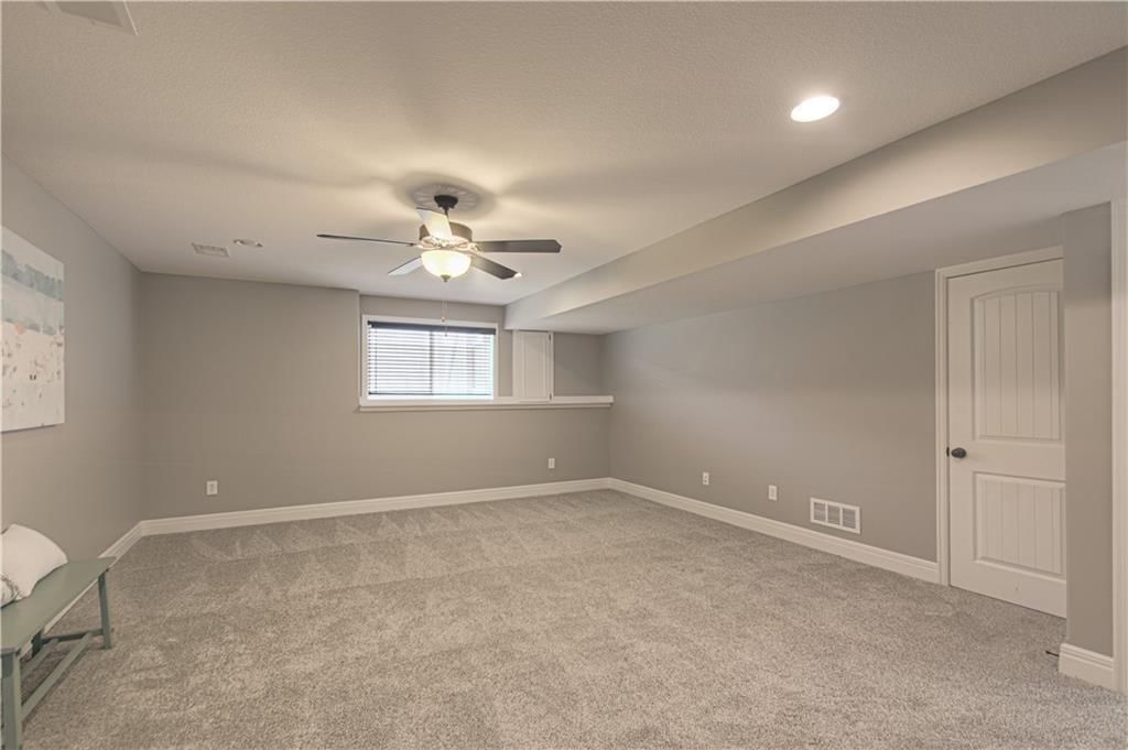 16910 Tucker Court — photo 23