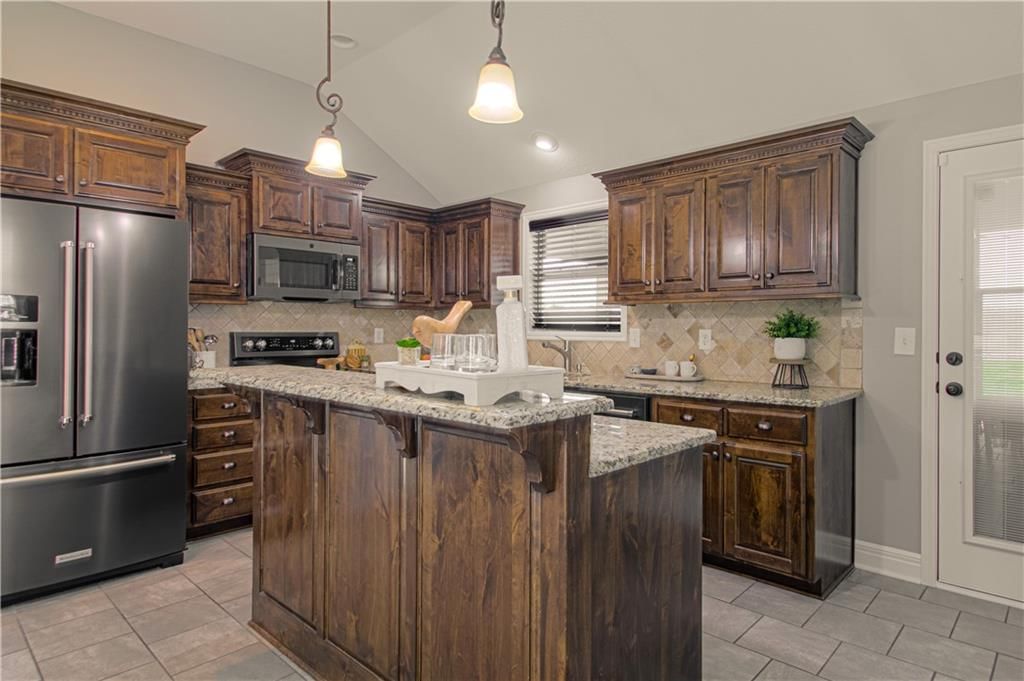 16910 Tucker Court — photo 9