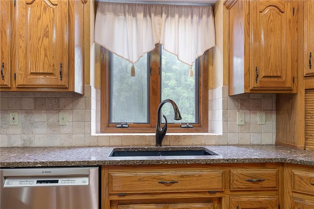 18807 E 34th Street — photo 8