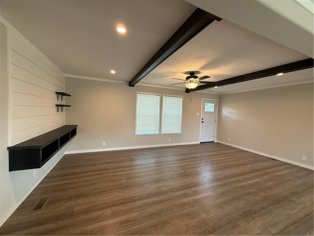 501 E Roseberry Street — photo 5