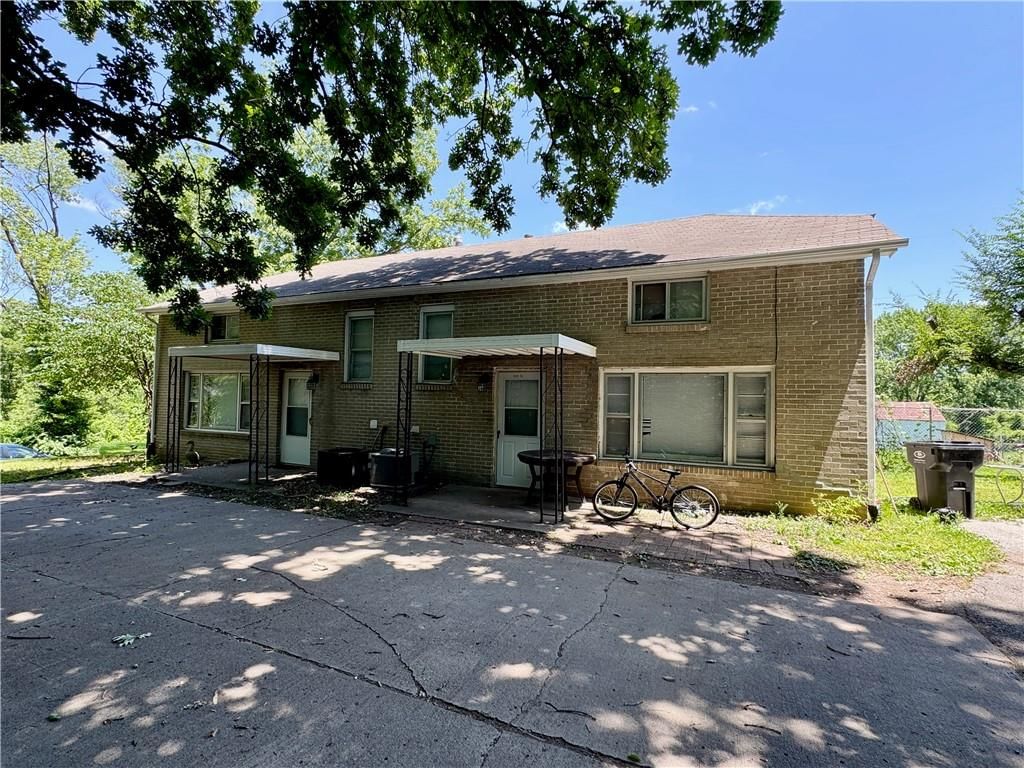 1105 E Pacific Avenue — photo 3