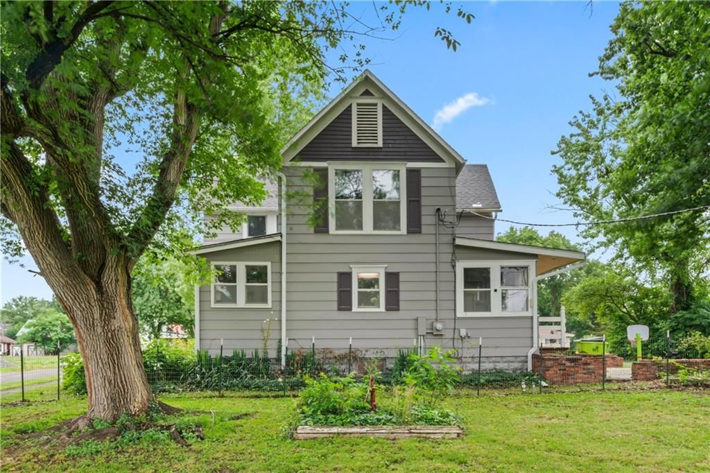 106 Washington Street — photo 46