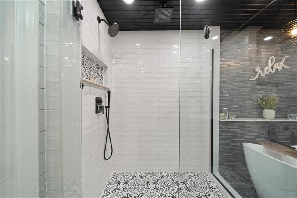 Photo 13 of 41 - 6655 W 82ND Street