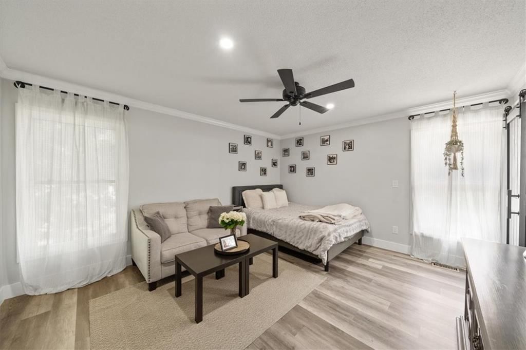 Photo 20 of 41 - 6655 W 82ND Street