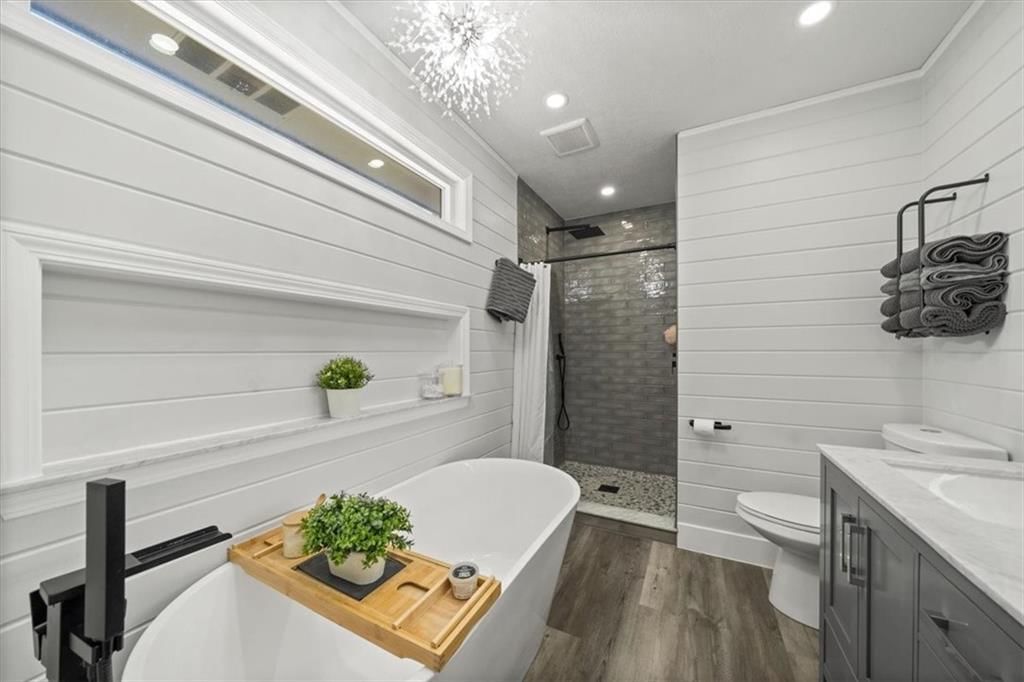 Photo 22 of 41 - 6655 W 82ND Street