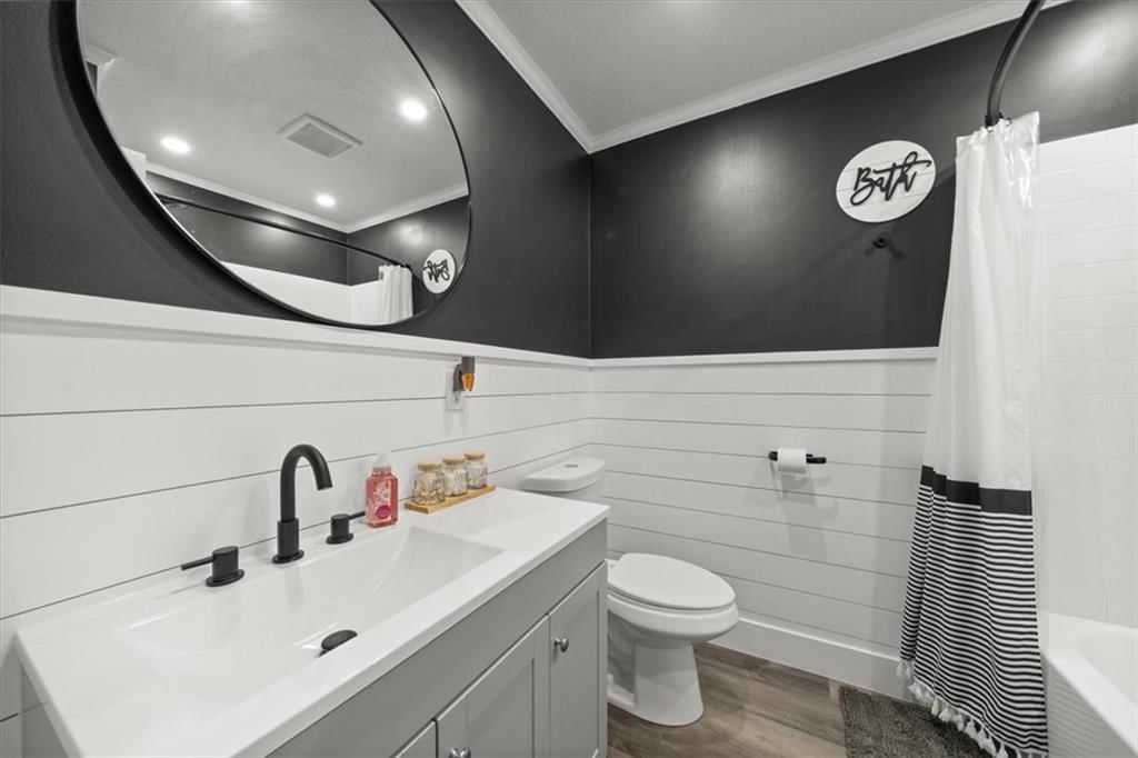 Photo 24 of 41 - 6655 W 82ND Street