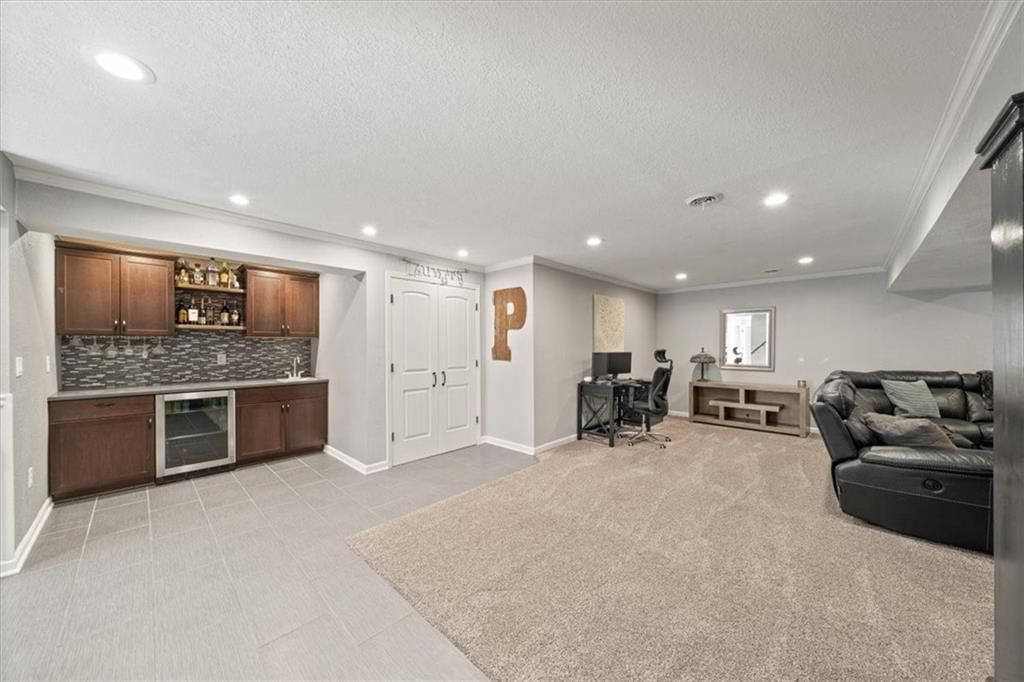 Photo 27 of 41 - 6655 W 82ND Street