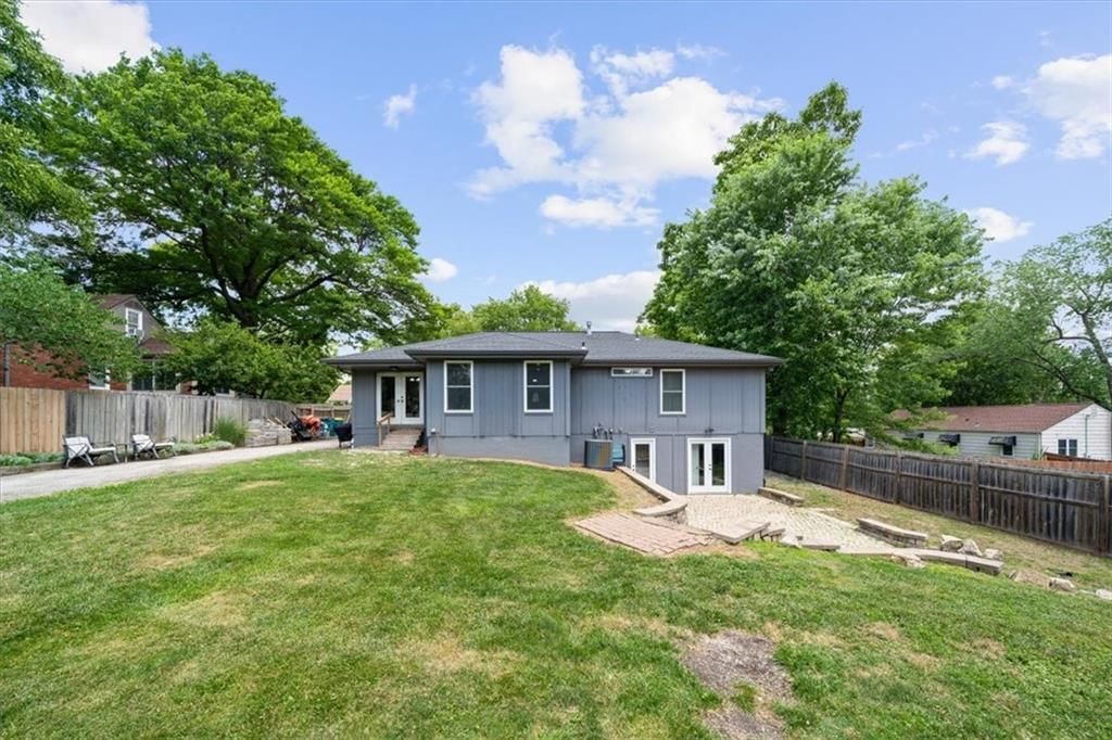 Photo 31 of 41 - 6655 W 82ND Street