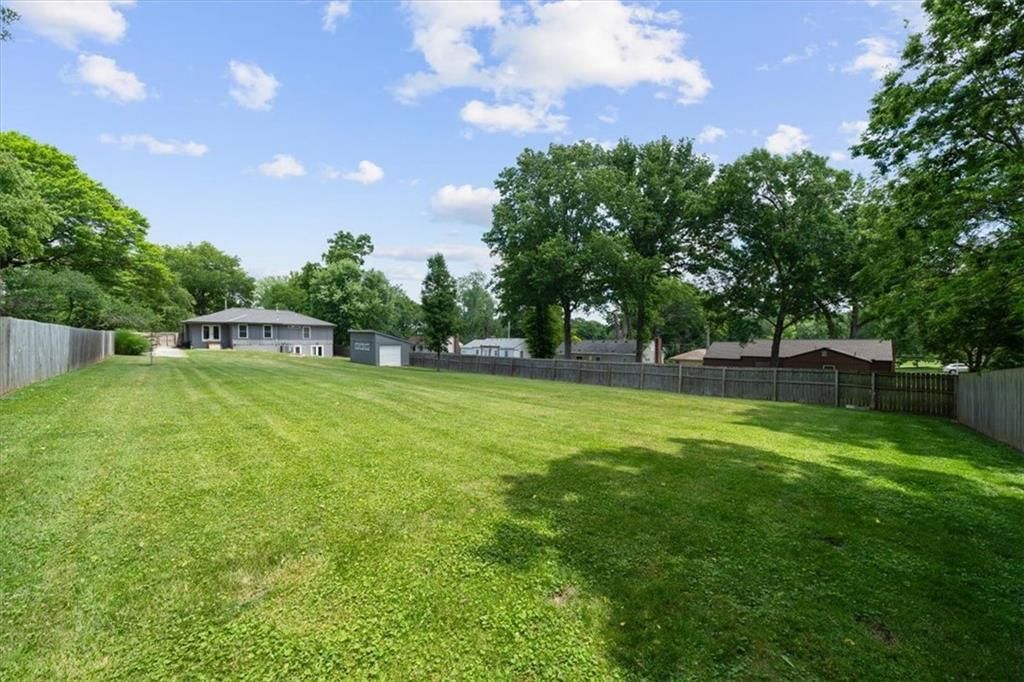 Photo 34 of 41 - 6655 W 82ND Street