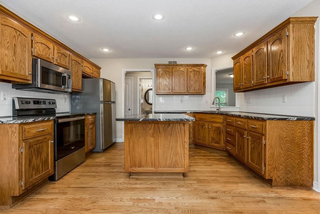 1129 SW Georgetown Drive — photo 11