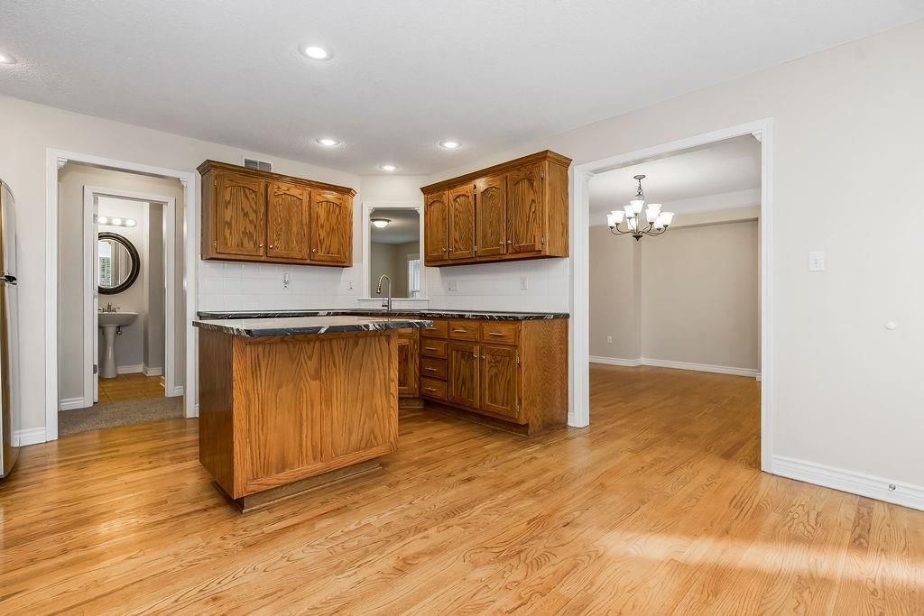 1129 SW Georgetown Drive — photo 9