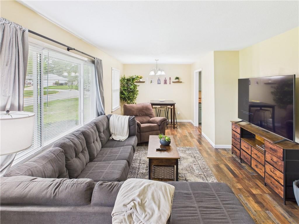 918 Ridge Drive — photo 3