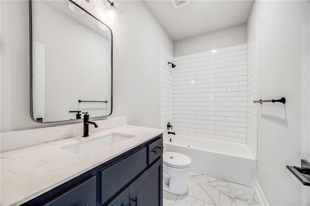 901 NW Hickorywood Drive — photo 16