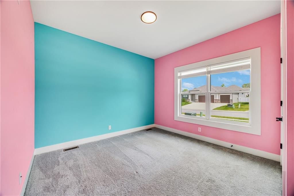 901 NW Hickorywood Drive — photo 18