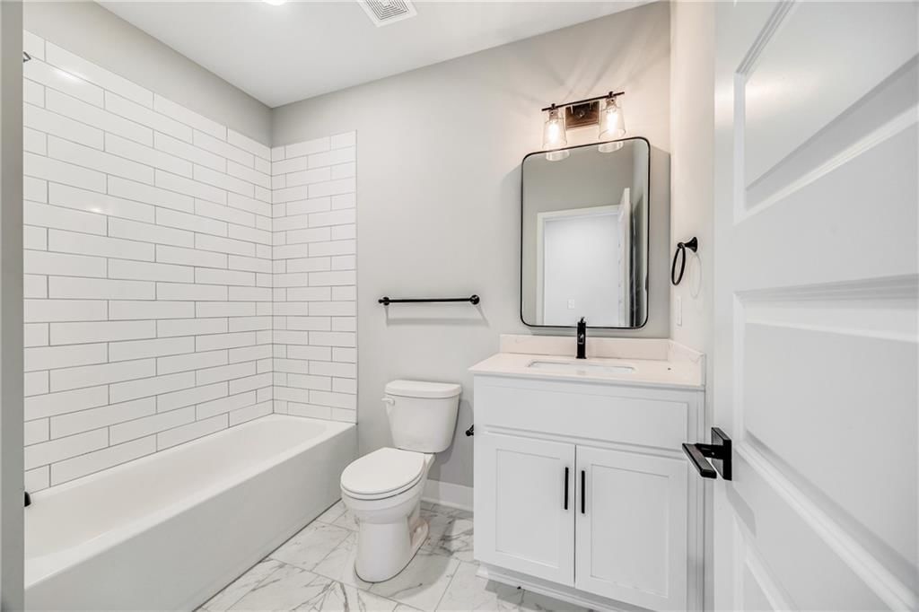 901 NW Hickorywood Drive — photo 19