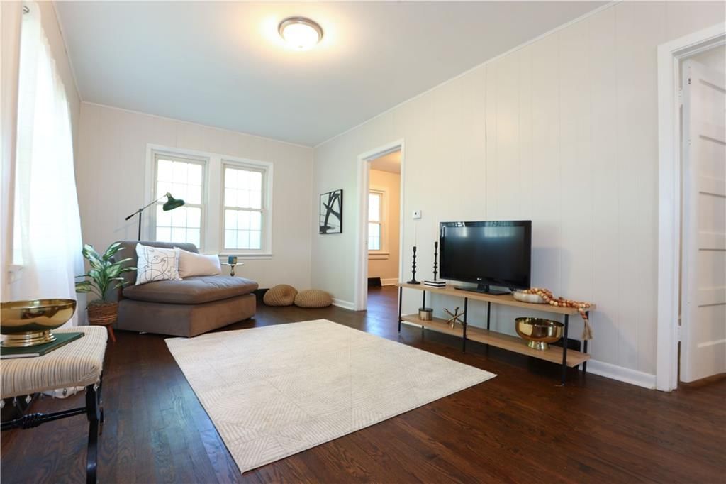 1034 E Lexington Avenue — photo 4