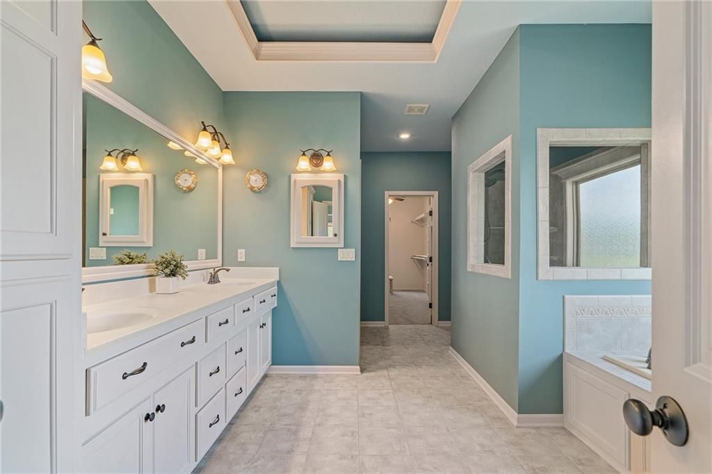 8752 N Saint Clair Avenue — photo 20