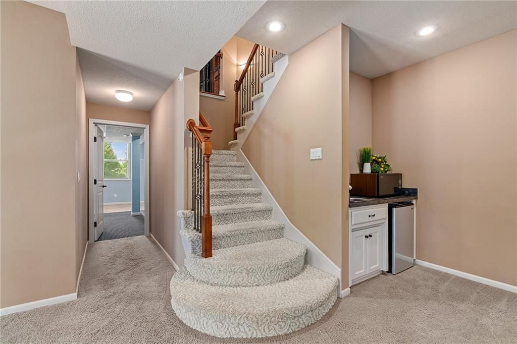 8752 N Saint Clair Avenue — photo 35
