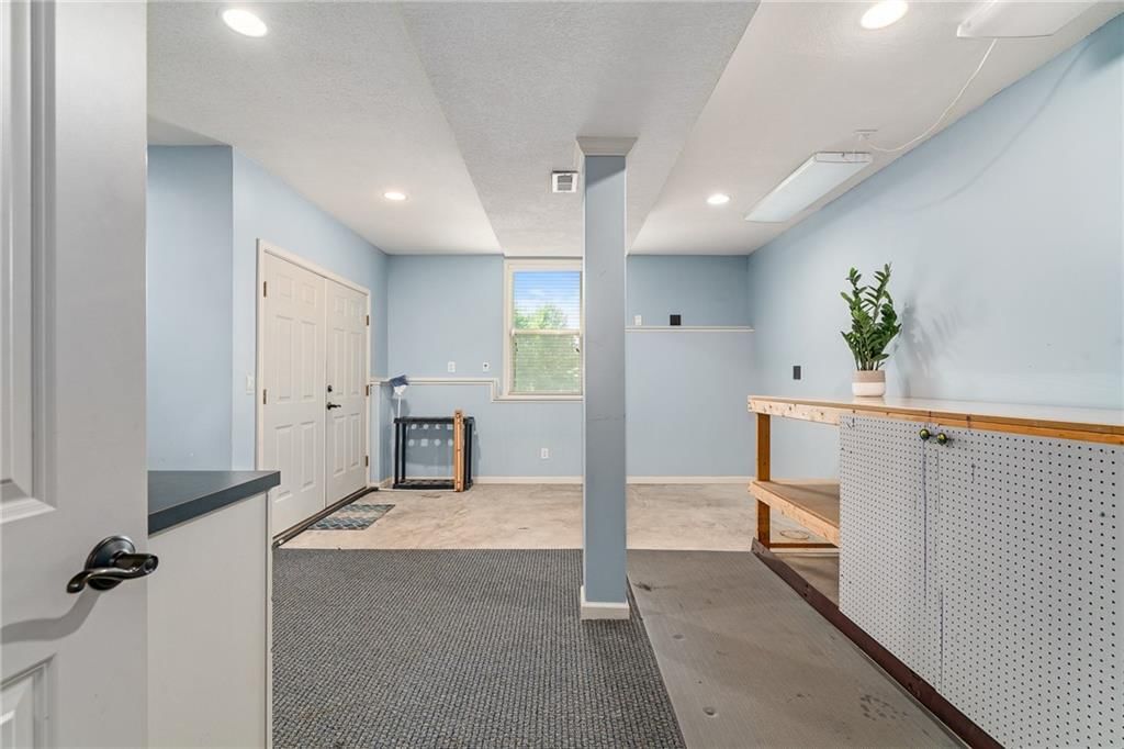 8752 N Saint Clair Avenue — photo 41