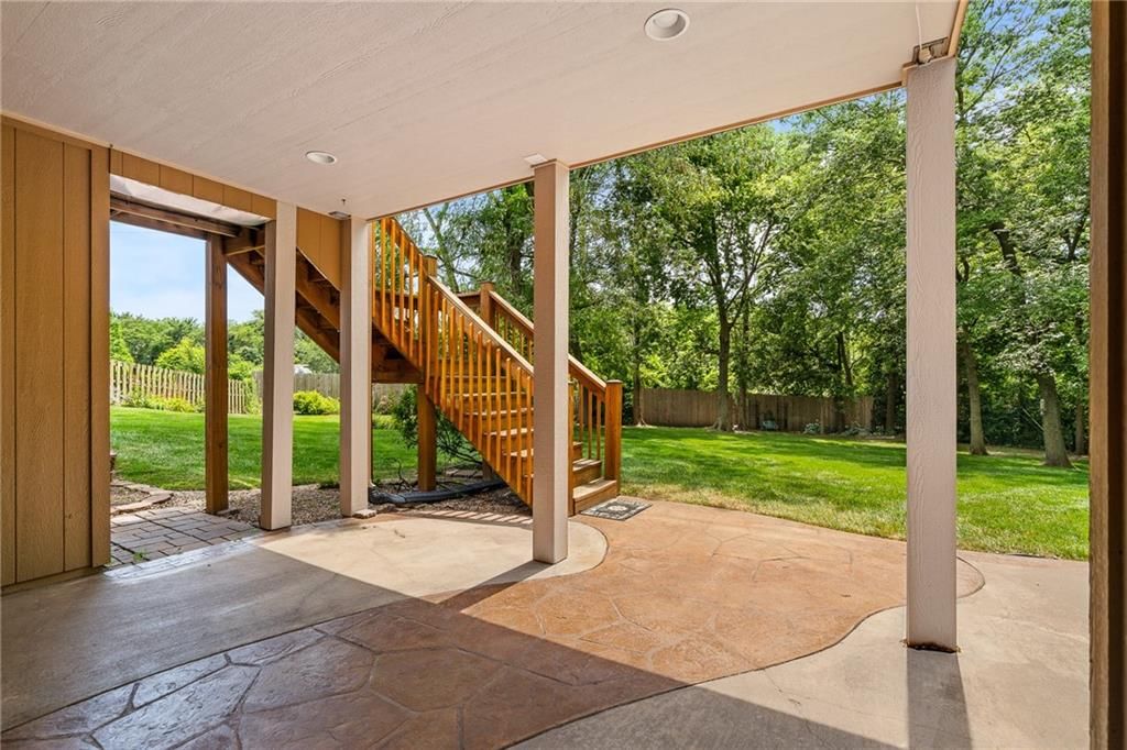 8752 N Saint Clair Avenue — photo 45