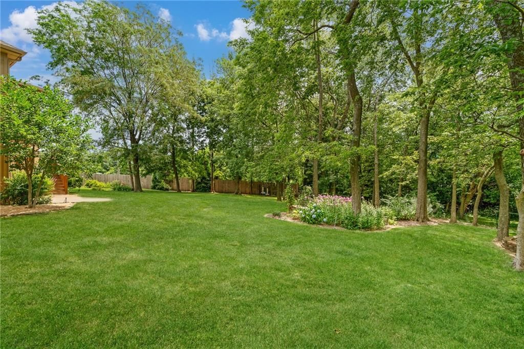 8752 N Saint Clair Avenue — photo 47