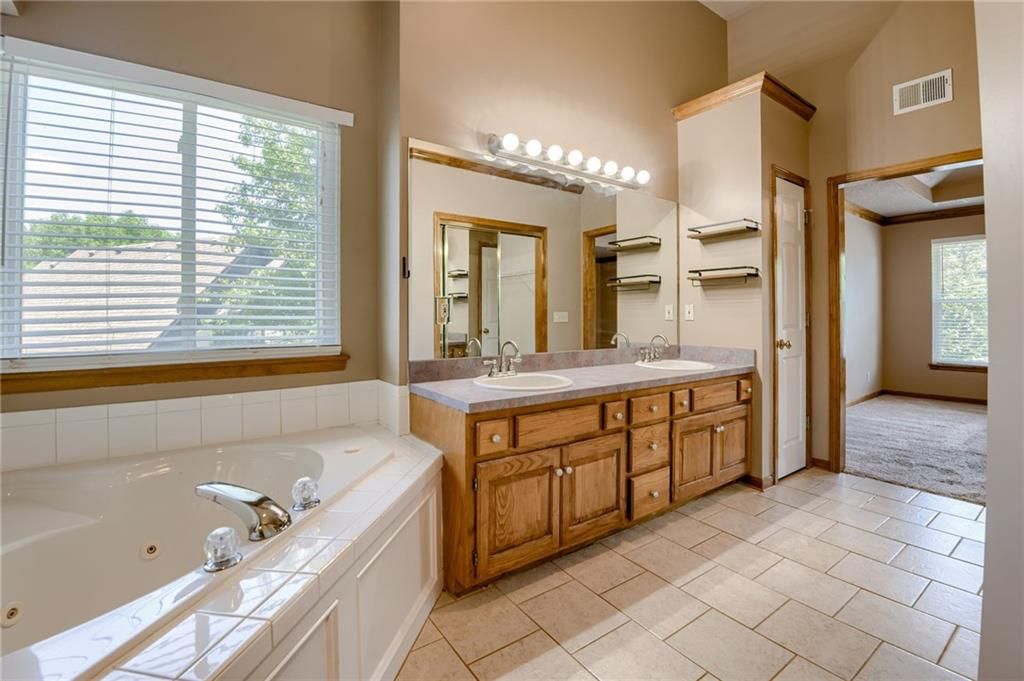 454 SE Country Lane — photo 23